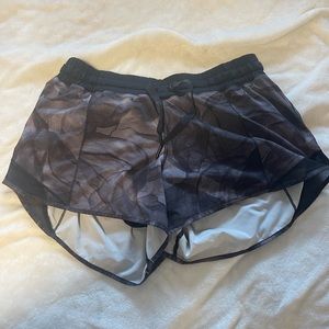 Lululemon hottie hot shorts